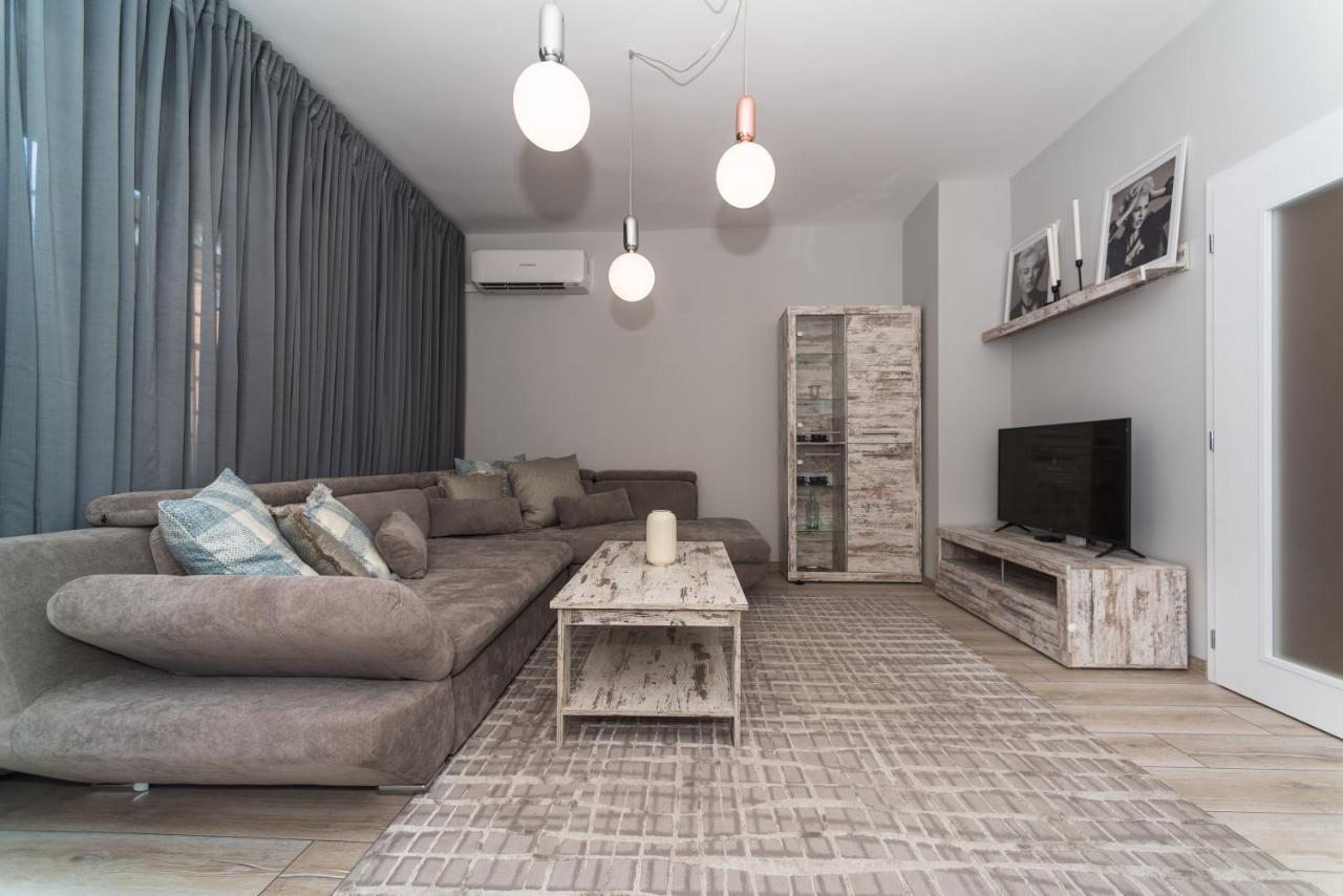 Fashionable 1Bd Flat In The Centre Of Plovdiv Apartment ภายนอก รูปภาพ